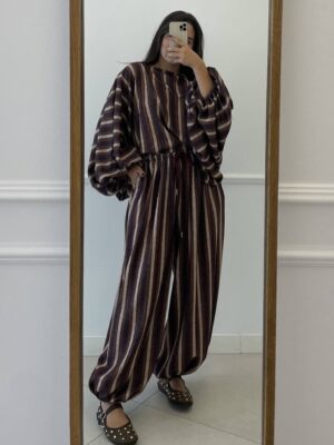 Conjunto a rayas